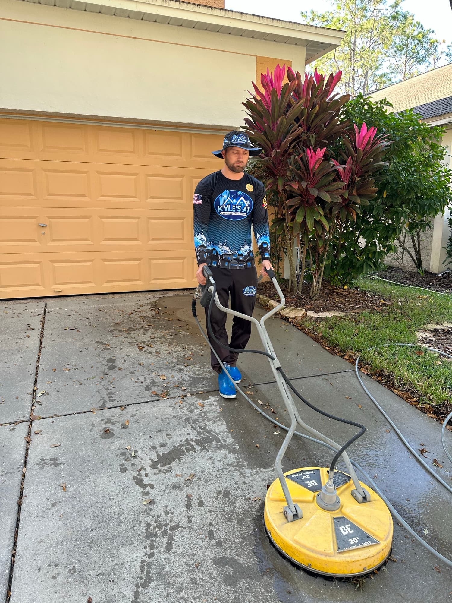 Surface cleaner pressure washing driveway