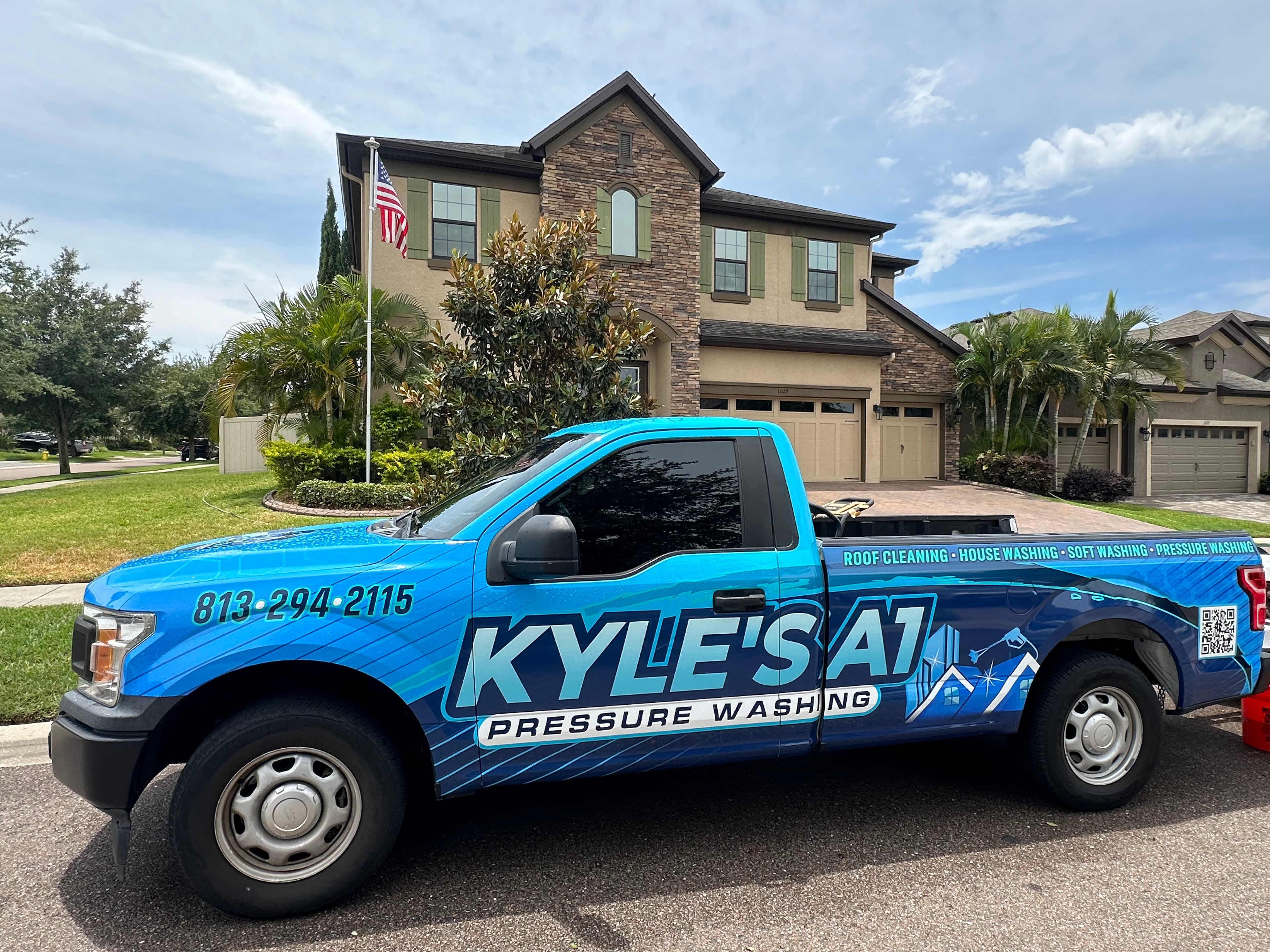 Pool enclosure before and after cleaning — green algae removed, crystal clear screens